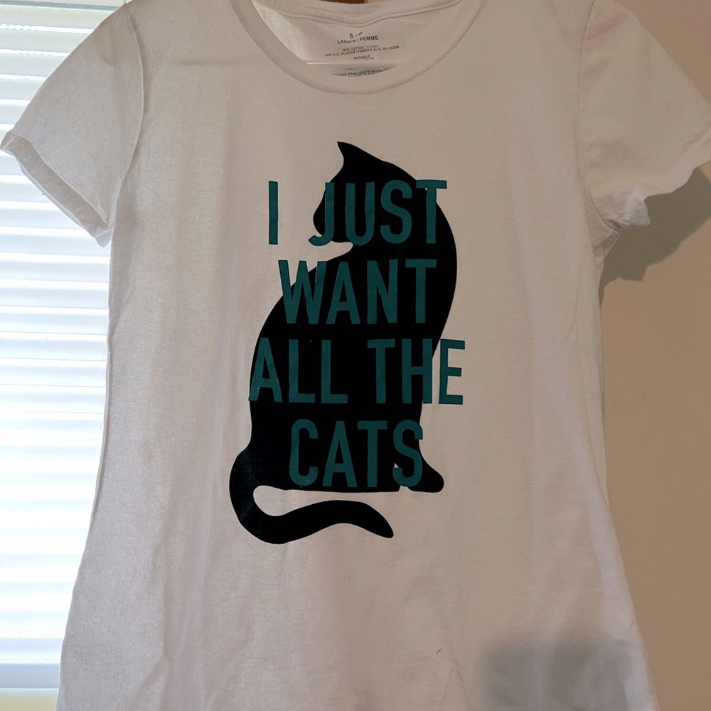 WHITE GRAPHIC TEE